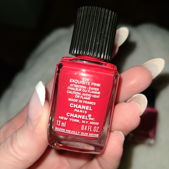 Chanel Le Vernis 626 Esquisite Pink - Picture 2 of 2